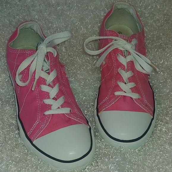 Converse Other - Pink Converse Sneakers Kids or Woman